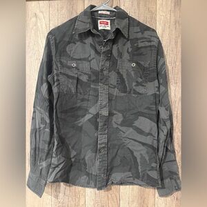 Wrangler Gray and Black Camo Button-Up Shirt